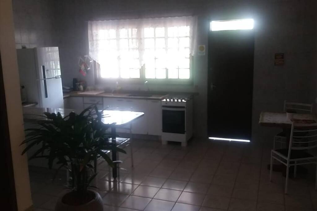 Casa Inteira Proxima Ao Centro / 4 Suites.