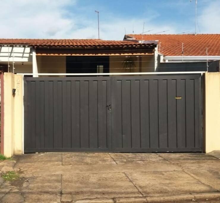 Casa de férias Casa Inteira Proxima Ao Centro / 4 Suites. Londrina